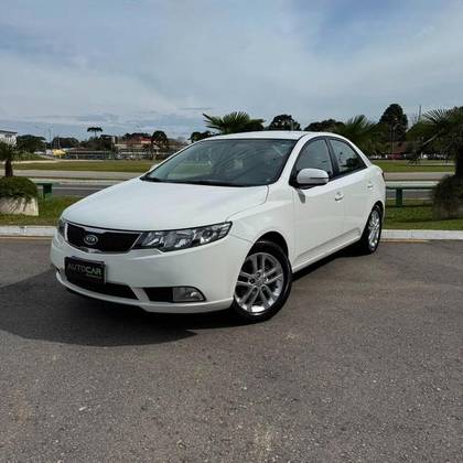 KIA CERATO 1.6 SEDAN 16V GASOLINA 4P MANUAL KIA CERATO 1.6 SEDAN 16V GASOLINA 4P MANUAL